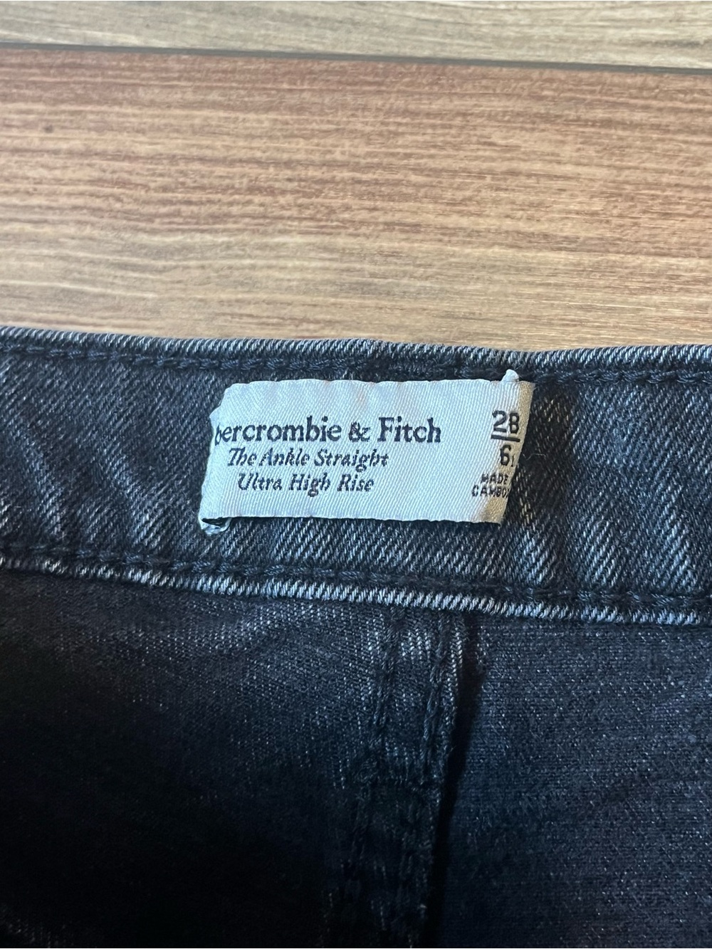 Abercrombie & Fitch Ankle Straight Ultra High Rise Black Jeans Womens 28 - Picture 2 of 6